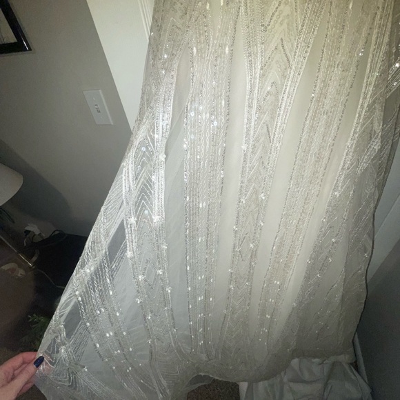 Ashley and Justin 2020 Wedding Dress - Picture 2 of 4